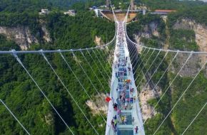Experiencia y contemplación del paisaje desde el Puente de Cristal Rồng Mây