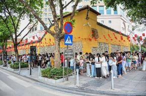  La prisión Hỏa Lò llena de visitantes durante las vacaciones del 30 de abril y 1 de mayo: una experiencia histórica profundamente conmovedora en Hanói